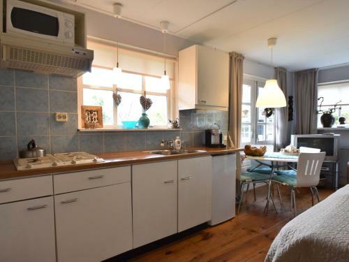 Holiday Home Bebke S Cottage