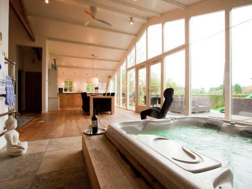 Luxurious Holiday Home Along The Dutch Coast With Jacuzzi