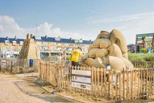 Endless Summer Beach Apartments