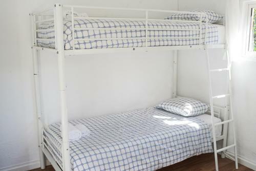Cascais Cool Hostel Suites & Pool