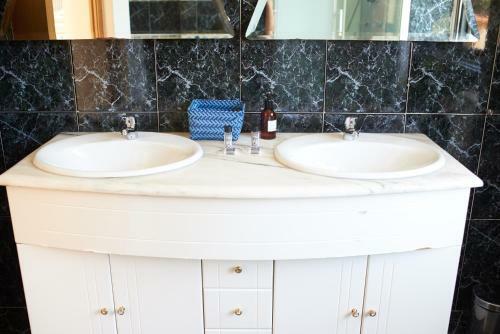 Cascais Cool Hostel Suites & Pool