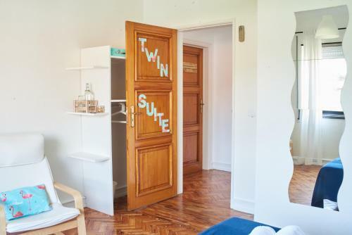 Cascais Cool Hostel Suites & Pool