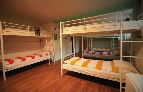 Cascais Cool Hostel Suites & Pool
