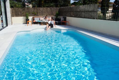 Cascais Cool Hostel Suites & Pool