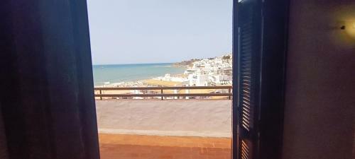 Montramar Fisherman's Beach Apartments