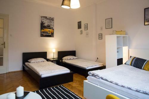 Enigma Apartments ?w. Marka