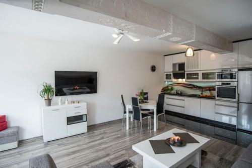 Apart-center Granitica