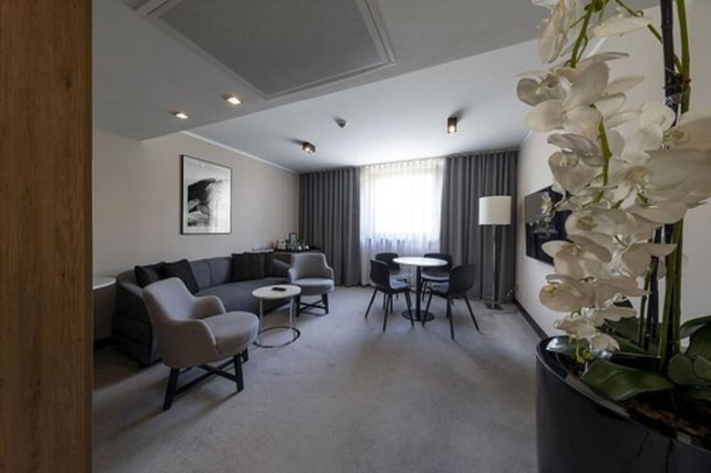 Ilonn Hotel