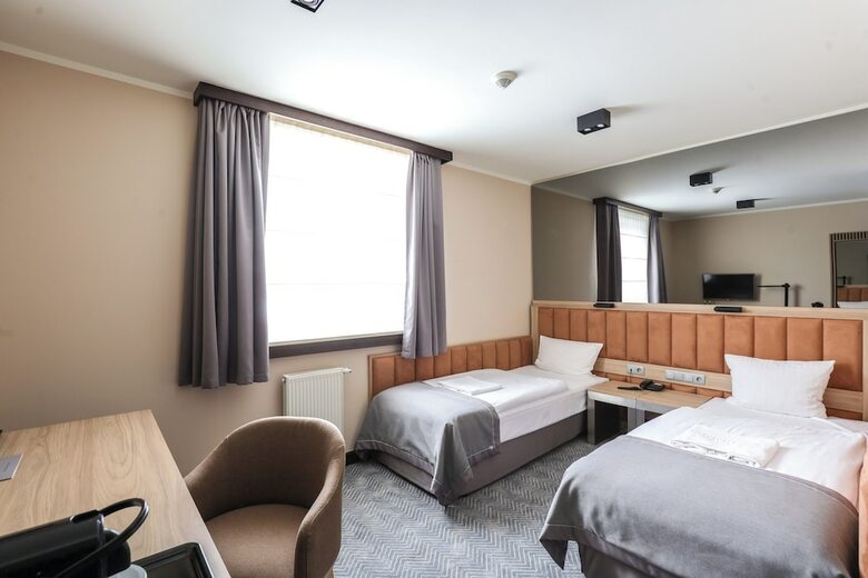Ilonn Hotel