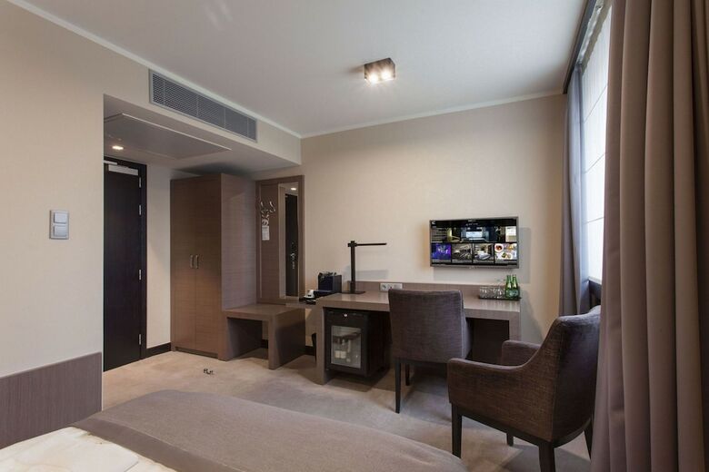 Ilonn Hotel