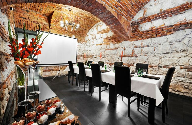 Queen Boutique Hotel