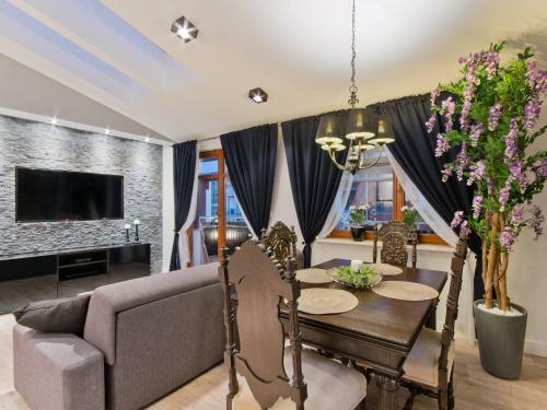 Strand Apartments