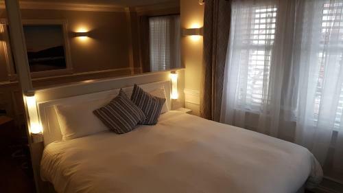 Hostal Maclean Guest House