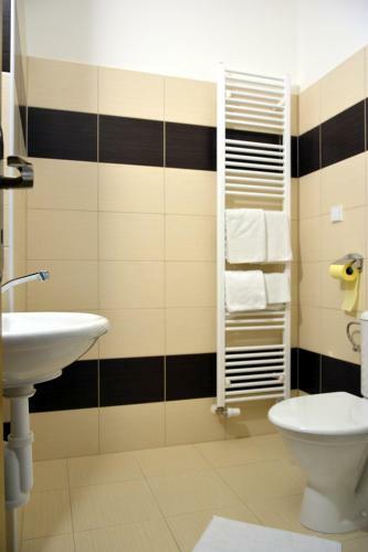 Hostal Penzion A Restaurace U Strnada