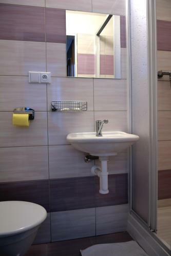 Hostal Penzion A Restaurace U Strnada