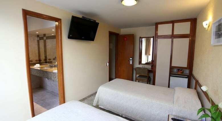Hotel Mengo Palace