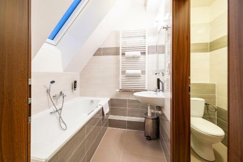 Hostal Penzion Dionysos Pod Kartouzkou