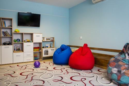 Ev Roshel Hotel