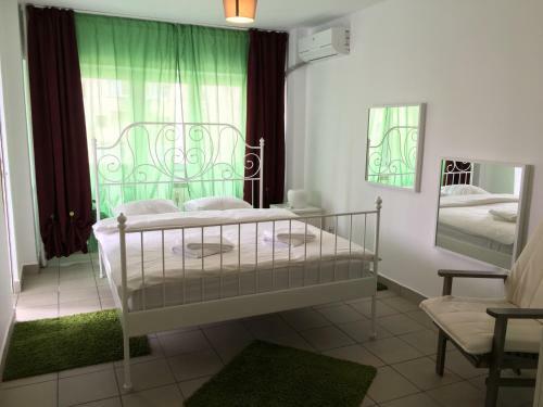 Green Apartment