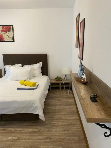 Argos Summerland Apartment