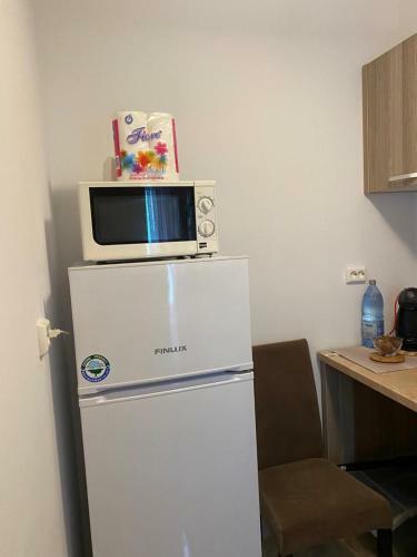 Argos Summerland Apartment