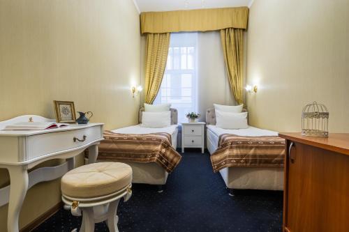 Pilau Business Hotel