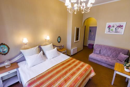 Pilau Business Hotel