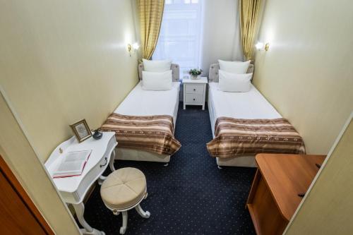 Pilau Business Hotel