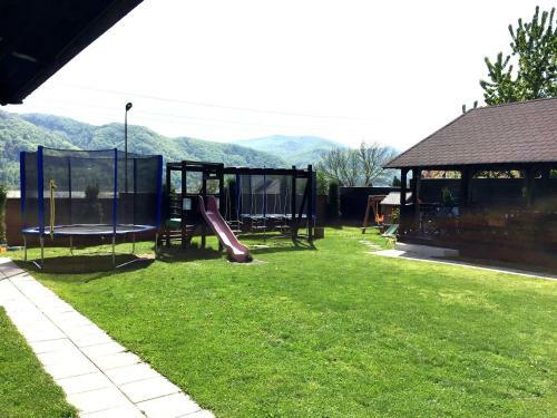 Hostal Pensiunea Camena