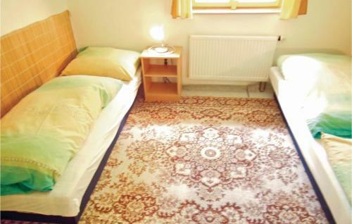 Three-bedroom Holiday Home In Velke Popovice