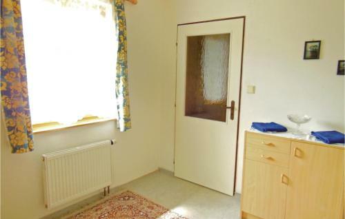 Three-bedroom Holiday Home In Velke Popovice