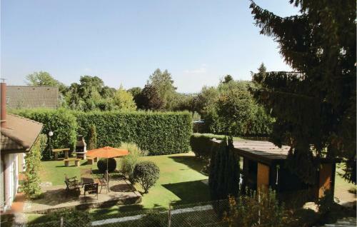 Three-bedroom Holiday Home In Velke Popovice