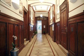 La Scala Apartments