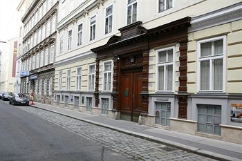 La Scala Apartments