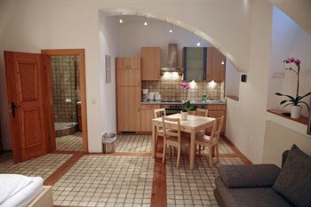 La Scala Apartments