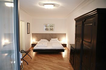 La Scala Apartments