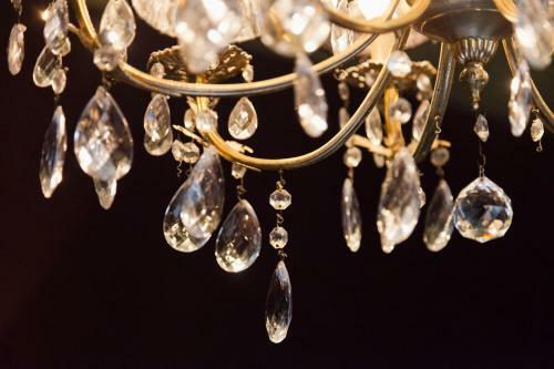 Hotel Diamonds And Pearls