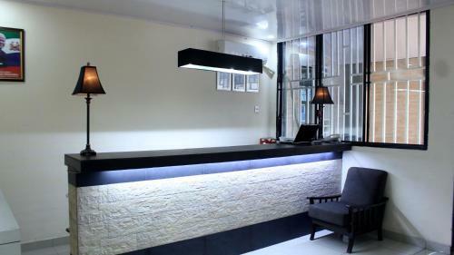 Metro Hotel