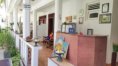 Hostal Neela's Guest House-hikkaduwa Beach