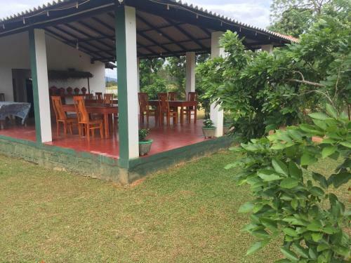 Hotel Sigiriya Farm Garden Resort