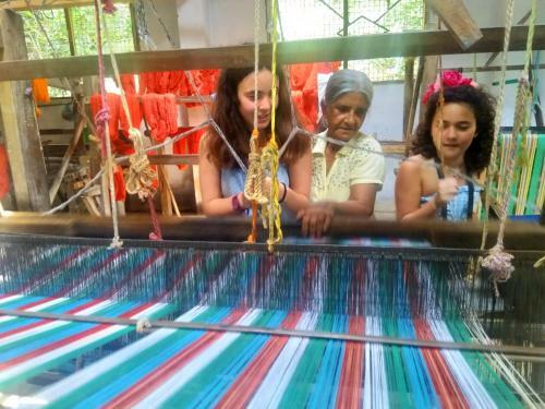 Villa Sooriya Weaving