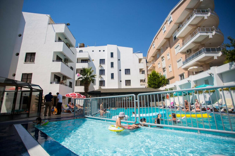 Hotel Tuntas Suites Altinkum