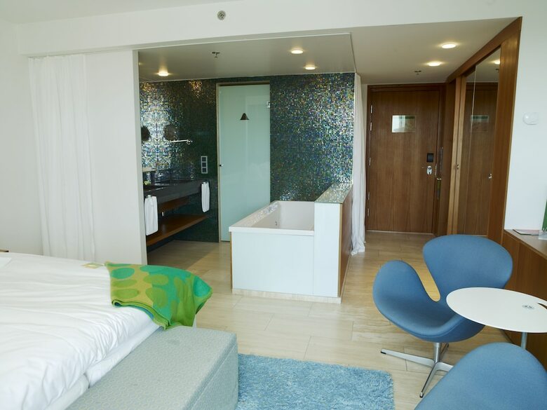 Avalon Hotel