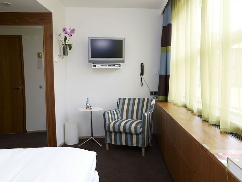 Avalon Hotel
