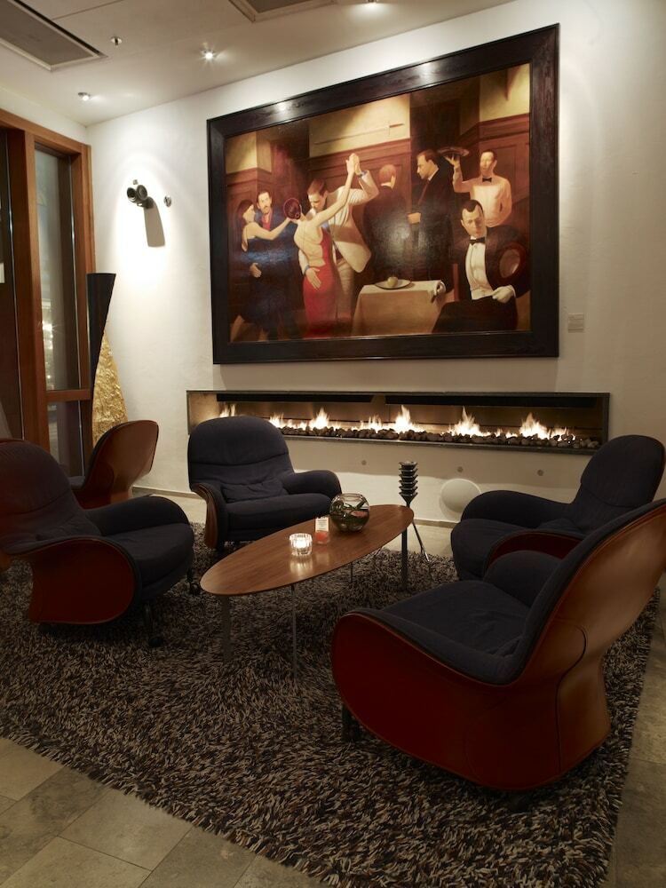 Avalon Hotel
