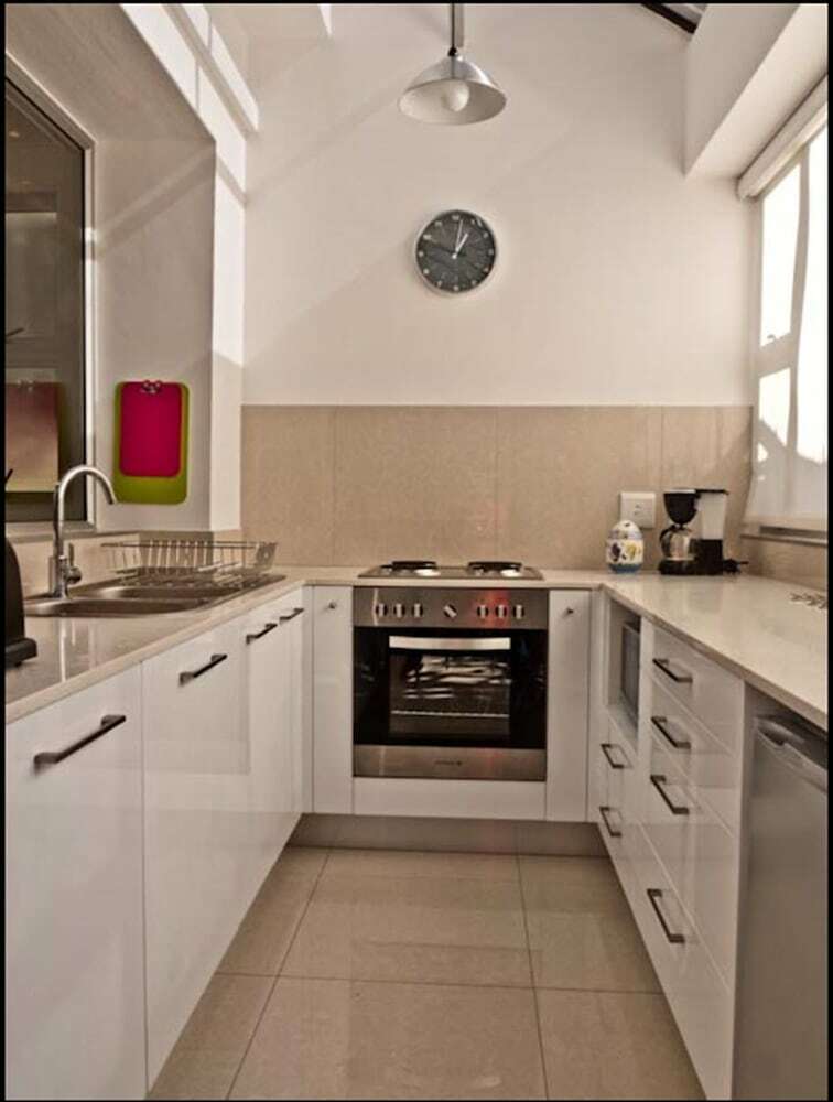 121 Ocean View Drive Studio Apartment