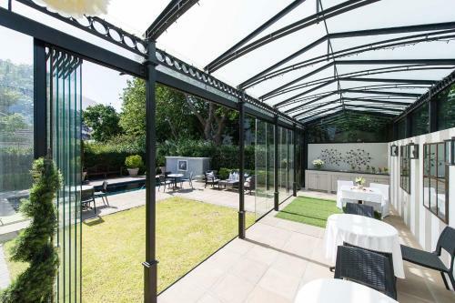 Hostal Roodenburg House
