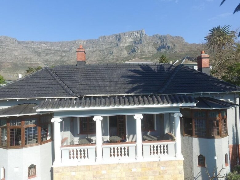 Hostal Cape Riviera Guesthouse