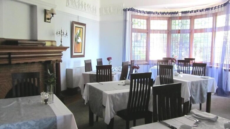 Hostal Cape Riviera Guesthouse