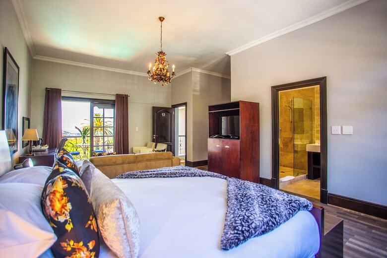 Hostal Cape Riviera Guesthouse